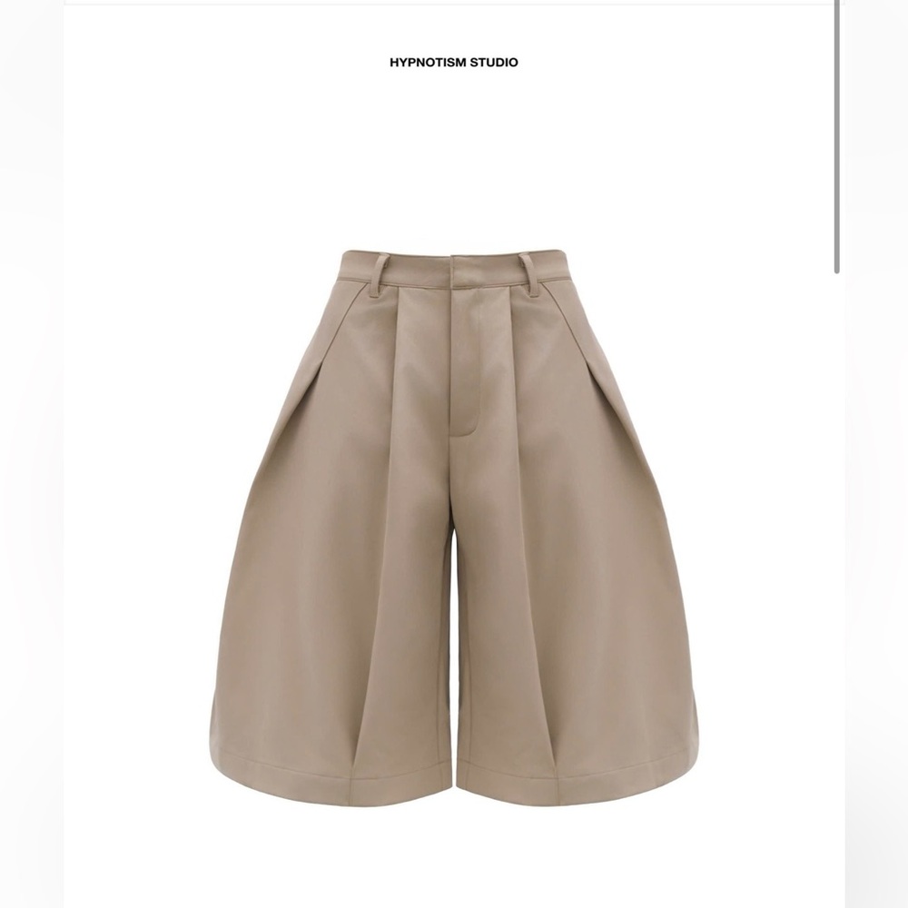 Hypnotism Beige/Tan Pleated Shorts